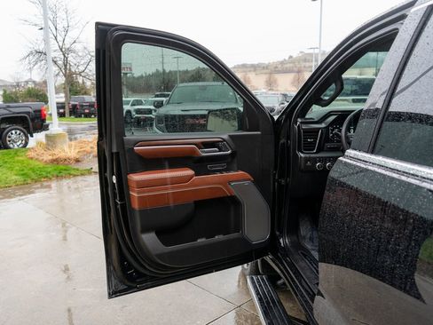 Used 2025 GMC Sierra 1500 Denali Ultimate image 18