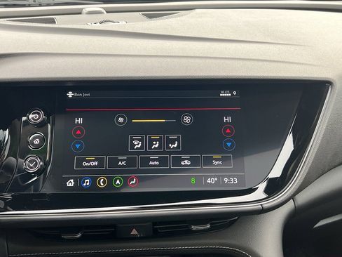 Used 2023 Buick Envision Avenir image 25