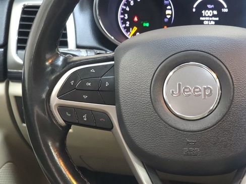 Used 2020 Jeep Grand Cherokee Laredo w/ 18" Wheel & 8.4" Radio Group image 18