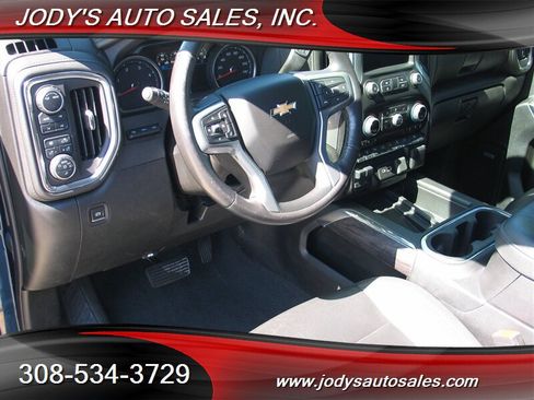 Used 2022 Chevrolet Silverado 2500 LTZ w/ LTZ Premium Package AWD/4WD image 2