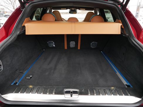 Used 2022 Aston Martin DBX image 18