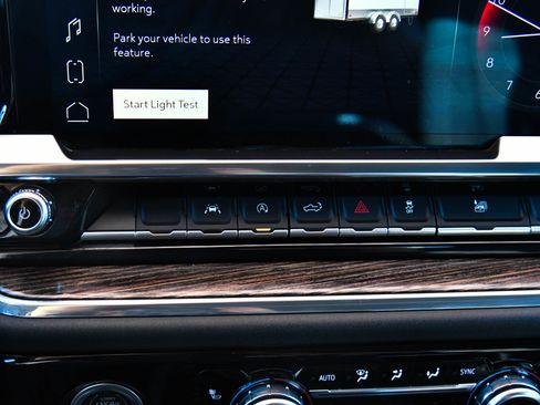 Used 2023 GMC Sierra 1500 Elevation image 24