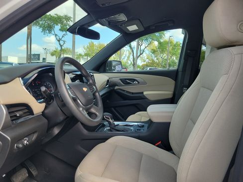 Used 2023 Chevrolet Traverse LS image 11