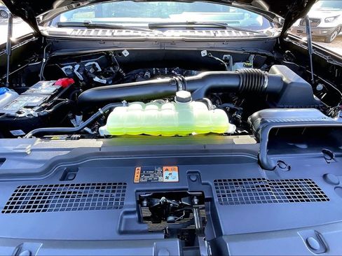 New 2026 Ford Expedition Active image 9