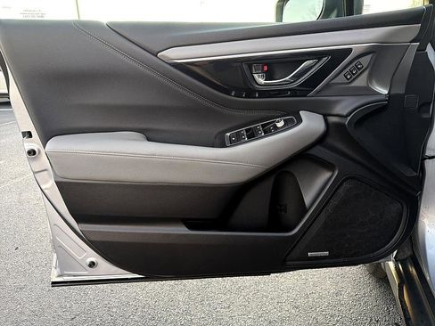 Used 2023 Subaru Outback Limited image 9