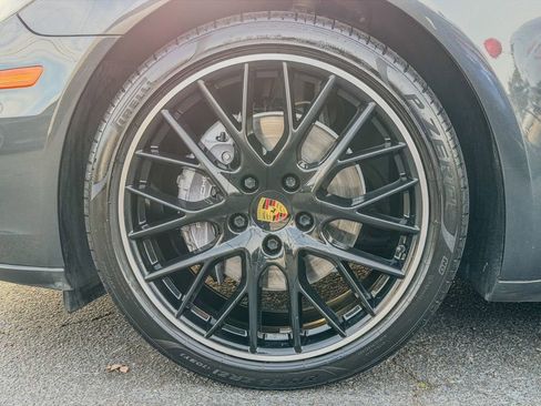 Used 2018 Porsche Panamera w/ Premium Package Plus image 9