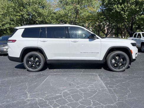 New 2025 Jeep Grand Cherokee L Limited w/ Luxury Tech Group II image 10