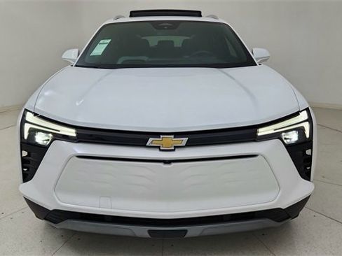 Used 2024 Chevrolet Blazer EV LT image 13