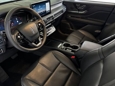 Used 2025 Lincoln Corsair AWD w/ Equipment Group 101A image 10