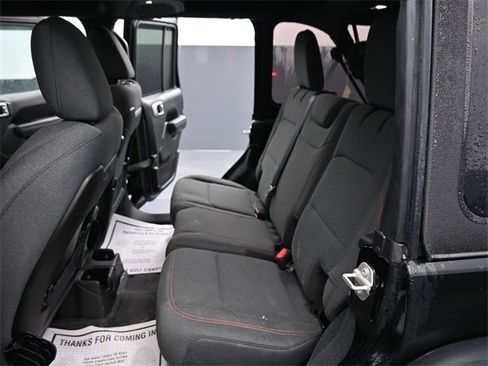 Used 2024 Jeep Wrangler Unlimited Rubicon image 10