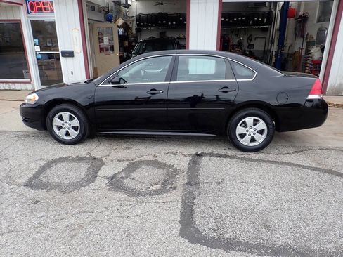 Used 2011 Chevrolet Impala LS image 15