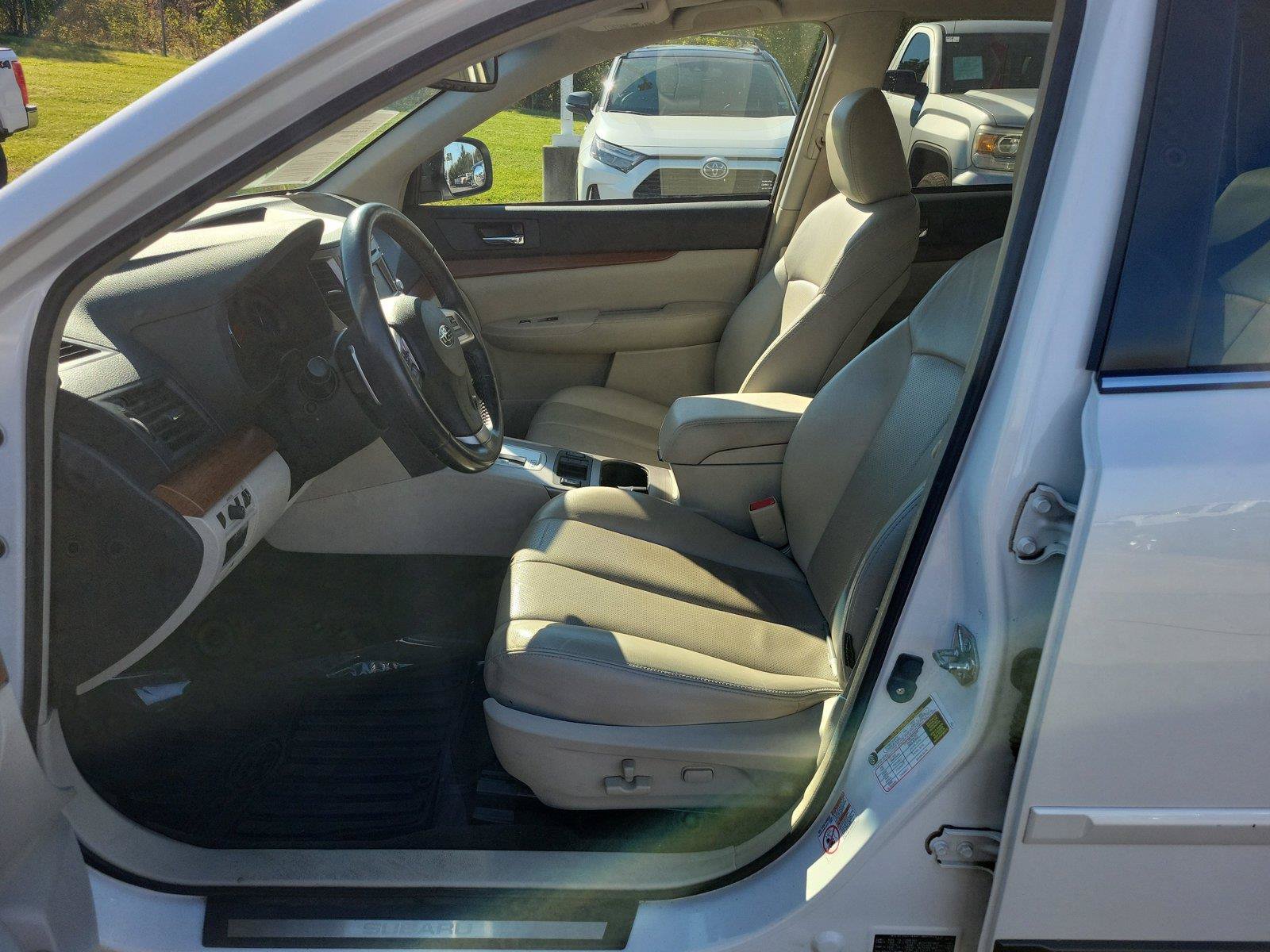 Used 2013 Subaru Outback 2.5i Limited AWD/4WD image 15