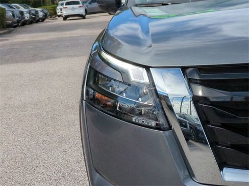 Certified 2025 Nissan Pathfinder SV image 10