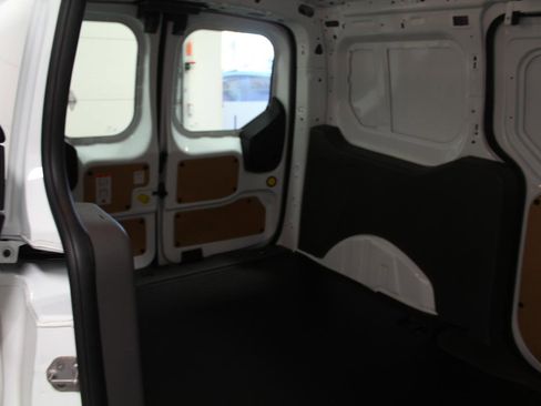 Used 2020 Ford Transit Connect XLT image 23