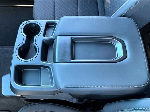 New 2026 Chevrolet Suburban LS image 8