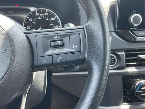 Used 2024 Nissan Pathfinder S AWD/4WD image 21