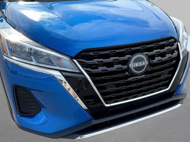 Certified 2025 Nissan Kicks Play S FWD image 32