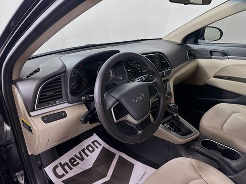 Used 2017 Hyundai Elantra SE image 9