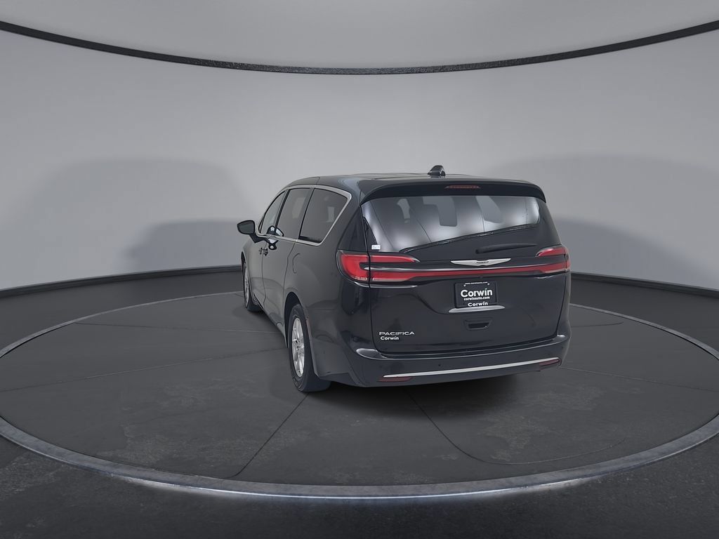 Certified 2024 Chrysler Pacifica Touring-L FWD image 14