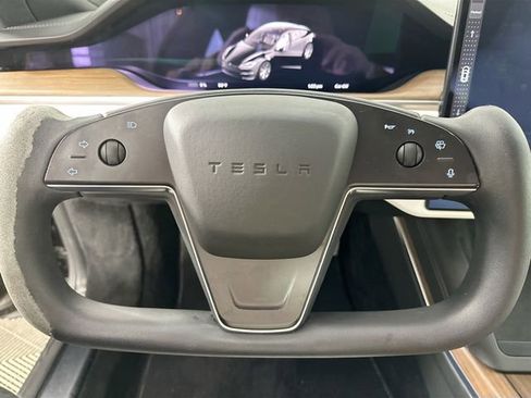 Used 2022 Tesla Model S image 12