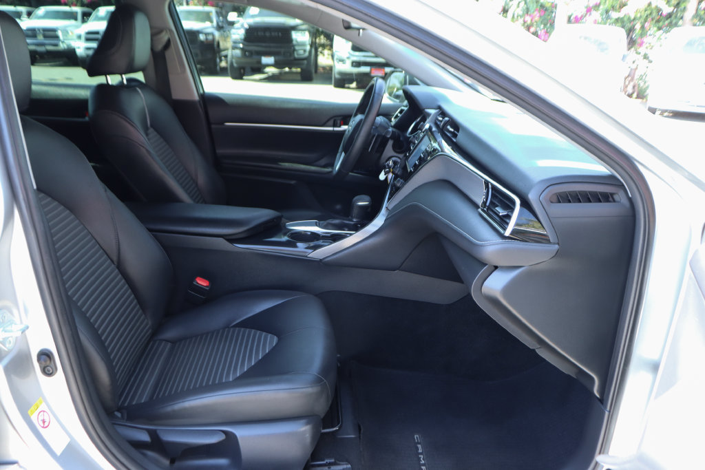 Used 2018 Toyota Camry SE FWD image 35