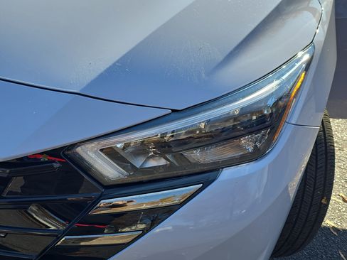 New 2025 Nissan Versa SR w/ Trunk Package image 27