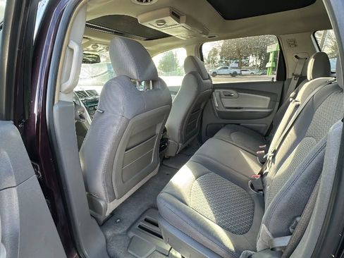 Used 2009 Chevrolet Traverse LT image 9