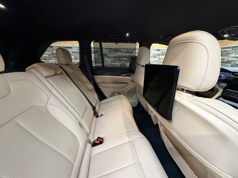 Used 2023 Jeep Grand Cherokee Limited w/ Luxury Tech Group II image 31