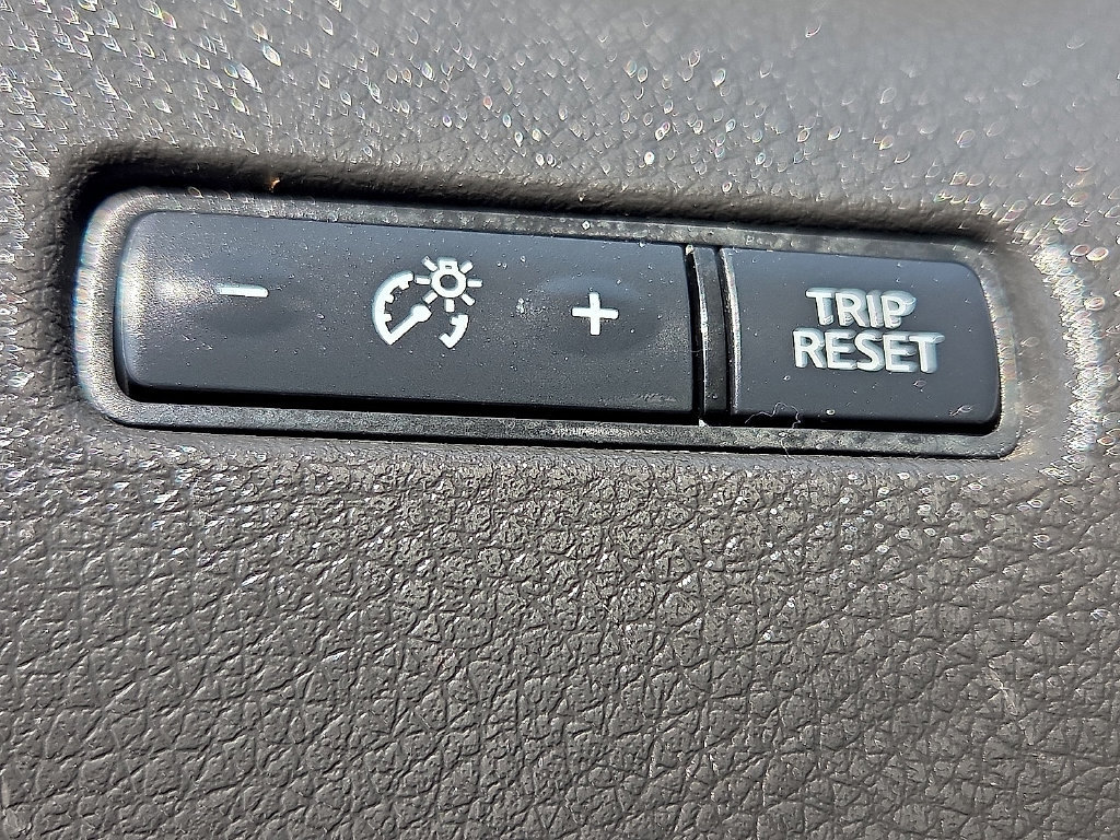 Used 2019 Nissan Rogue Sport S FWD image 19