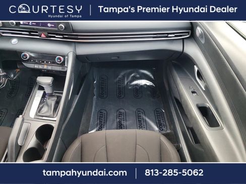 Used 2023 Hyundai Elantra SEL image 13