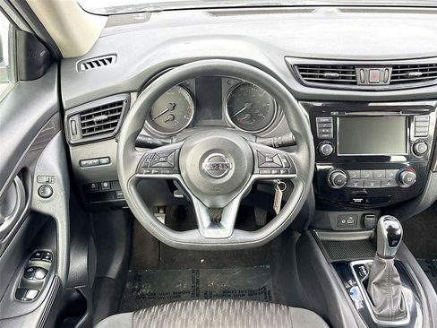 Used 2020 Nissan Rogue S image 21