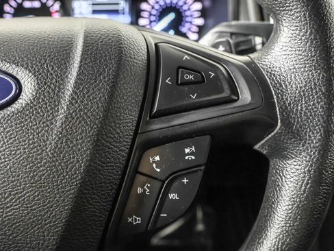 Used 2018 Ford Edge SE image 27