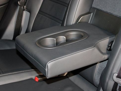 New 2026 Porsche Cayenne Coupe image 35