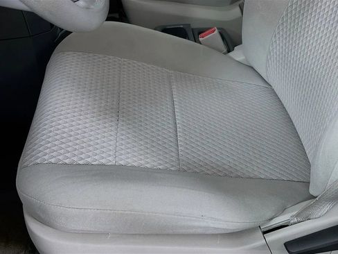 Used 2008 Chrysler Town & Country LX image 18