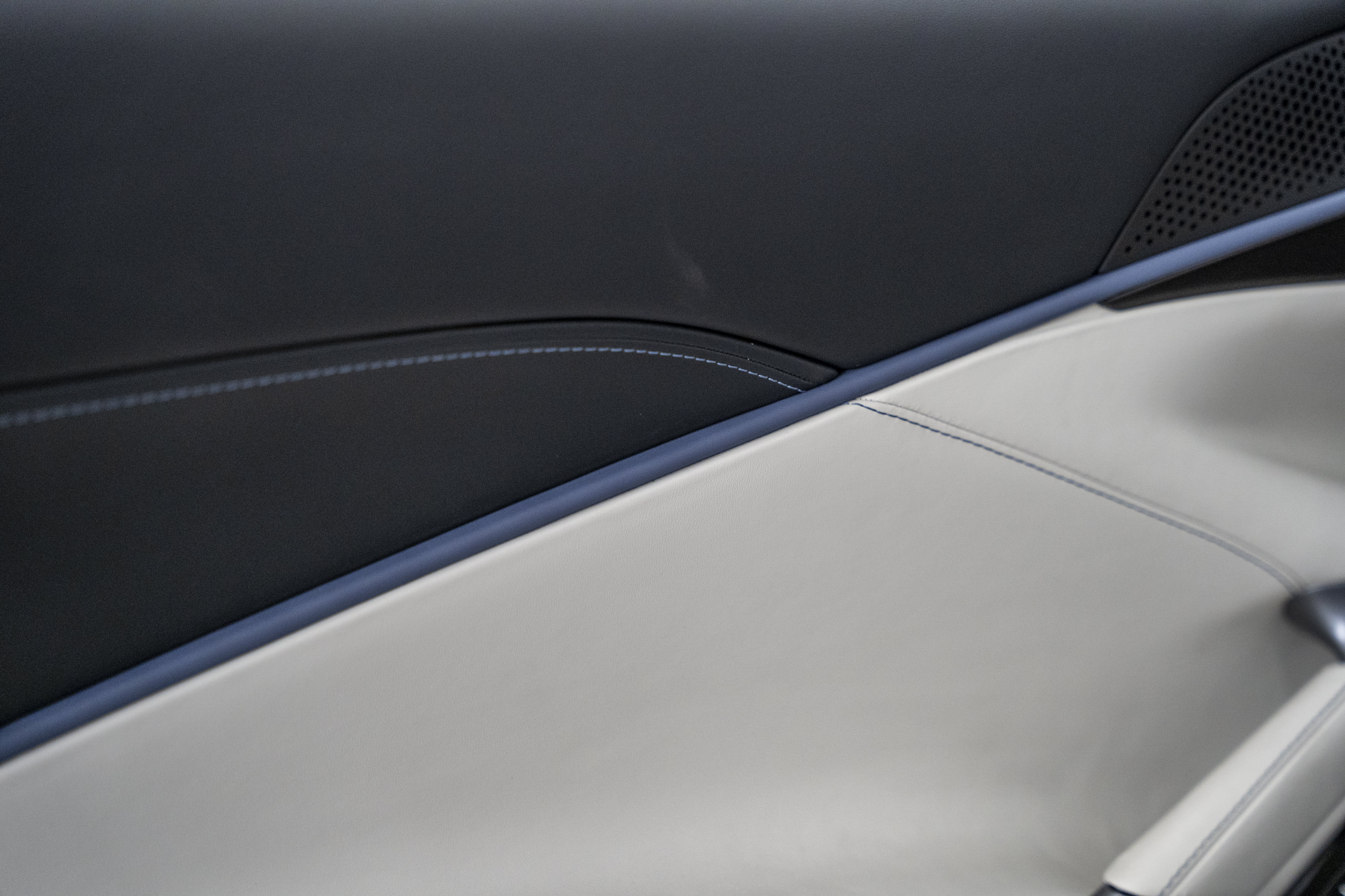Used 2025 Ferrari Roma Spider RWD image 20