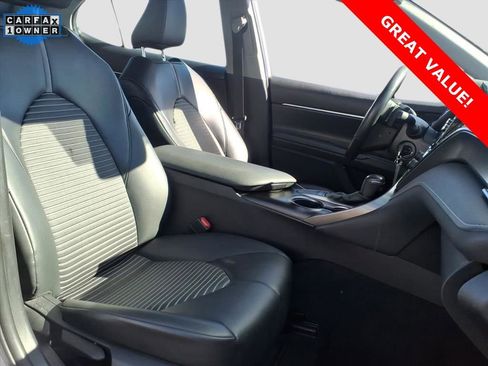 Used 2022 Toyota Camry SE image 8