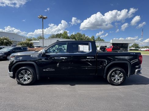 Used 2025 GMC Sierra 1500 SLT AWD/4WD image 8