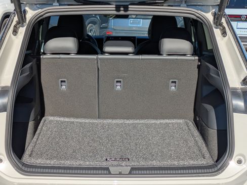 New 2026 Volkswagen Tiguan SE R-Line image 13