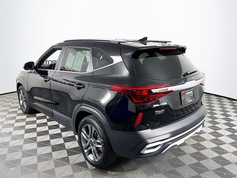 Used 2023 Kia Seltos S w/ Navigation Package image 5