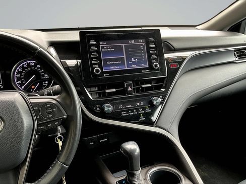 Used 2022 Toyota Camry SE FWD image 7