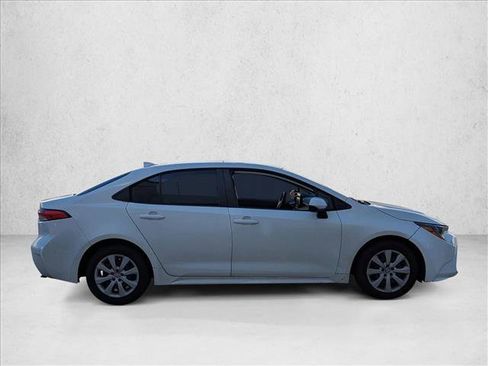 Used 2023 Toyota Corolla LE image 4