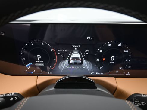 New 2025 Nissan Armada Platinum Reserve image 12