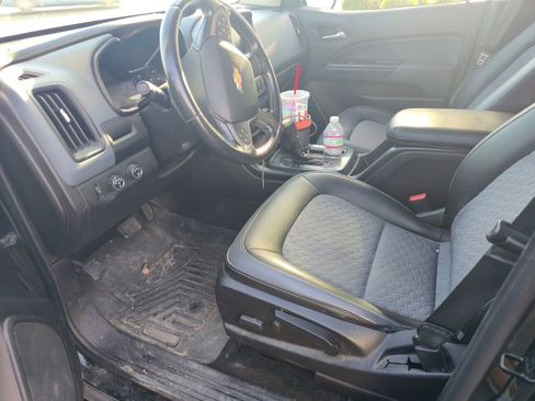 Used 2016 Chevrolet Colorado Z71 w/ Z71 Midnight Edition AWD/4WD image 2