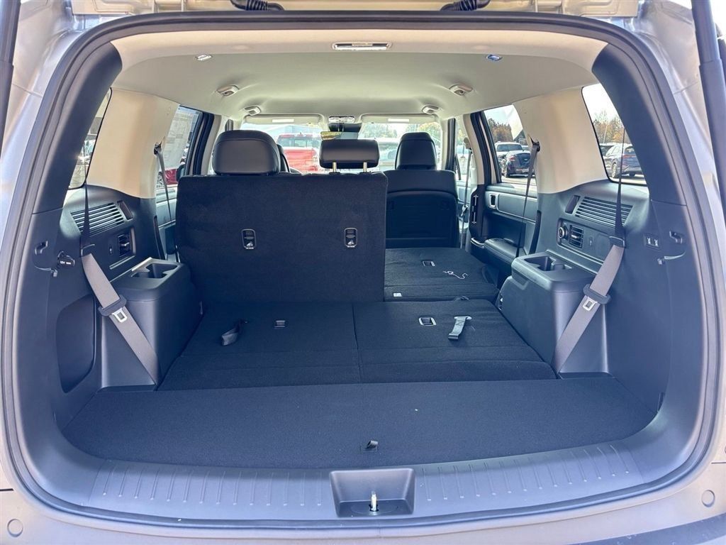 New 2027 Hyundai Santa Fe SEL FWD image 15