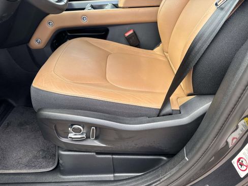 Used 2025 Land Rover Defender 130 V8 image 18