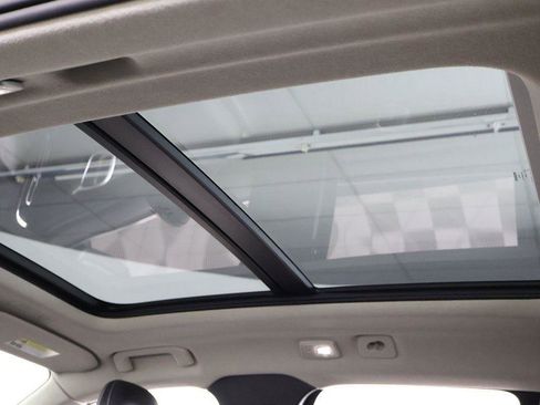 Used 2023 Volvo XC40 B5 Plus w/ Protection Package Premier image 22