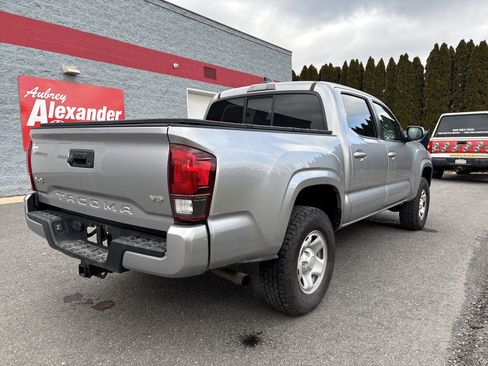 Used 2021 Toyota Tacoma SR image 3