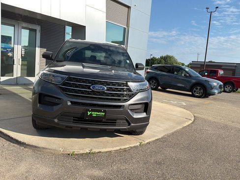 Used 2020 Ford Explorer XLT w/ Comfort Package AWD/4WD image 2