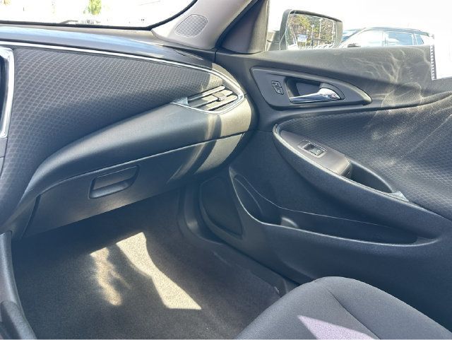 Used 2021 Chevrolet Malibu LT FWD image 14