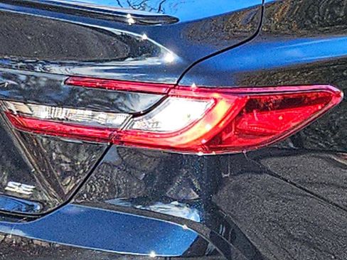 Used 2025 Toyota Camry SE w/ Multimedia Upgrade Package image 22